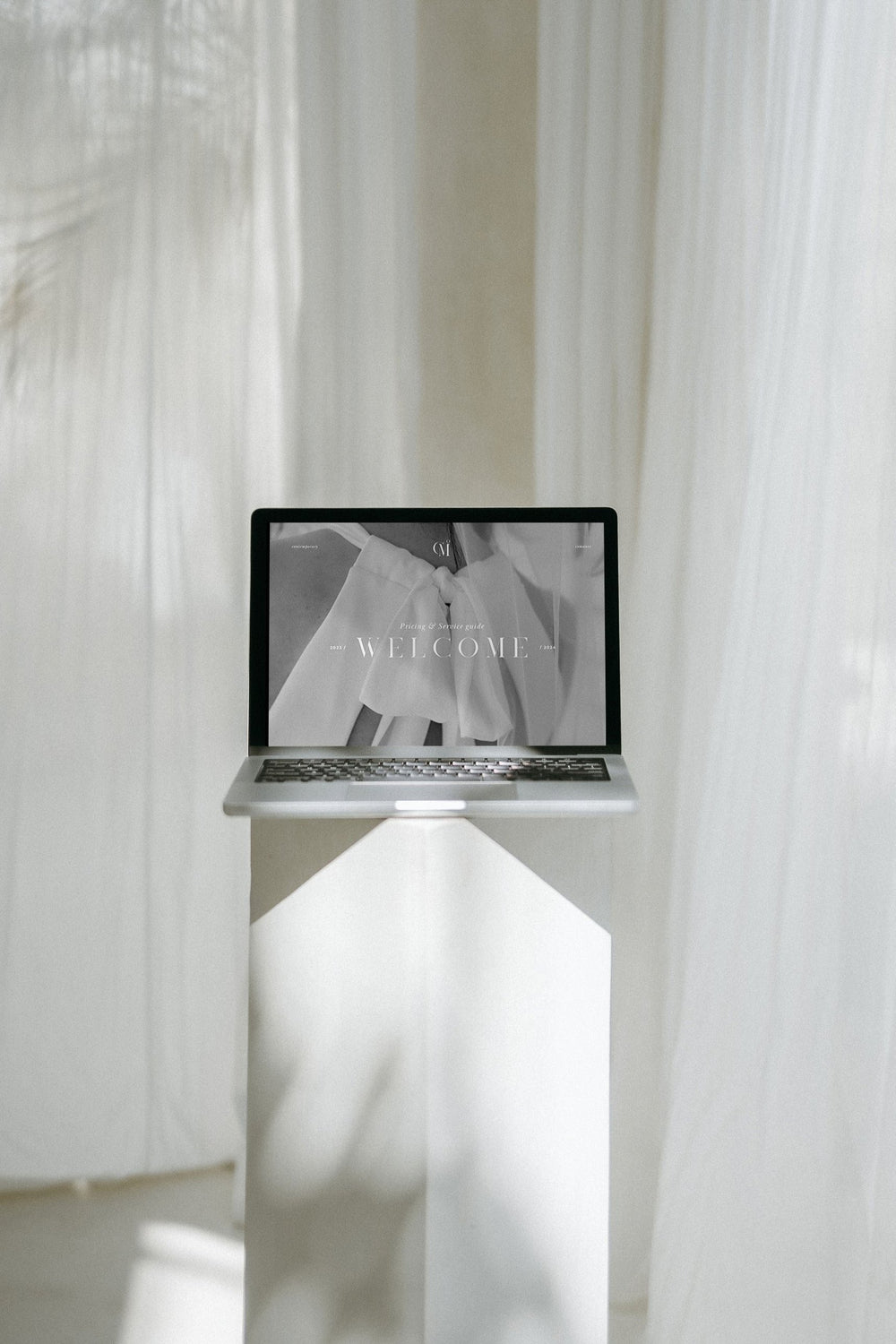 WHITE TINT - GRAPHIC DESIGN STUDIO for photographers